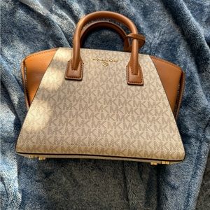 Michael Michael kors anvil bag with shoulder strap